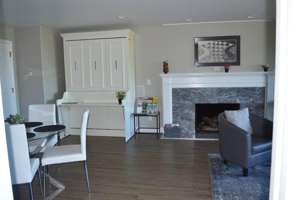1-Bedroom Seaview Guesthouse On Seattle Luxury Estate With Views Of Olympic Mountains Exteriér fotografie