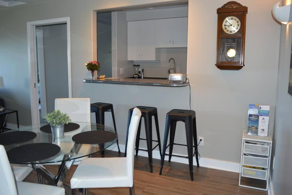 1-Bedroom Seaview Guesthouse On Seattle Luxury Estate With Views Of Olympic Mountains Exteriér fotografie